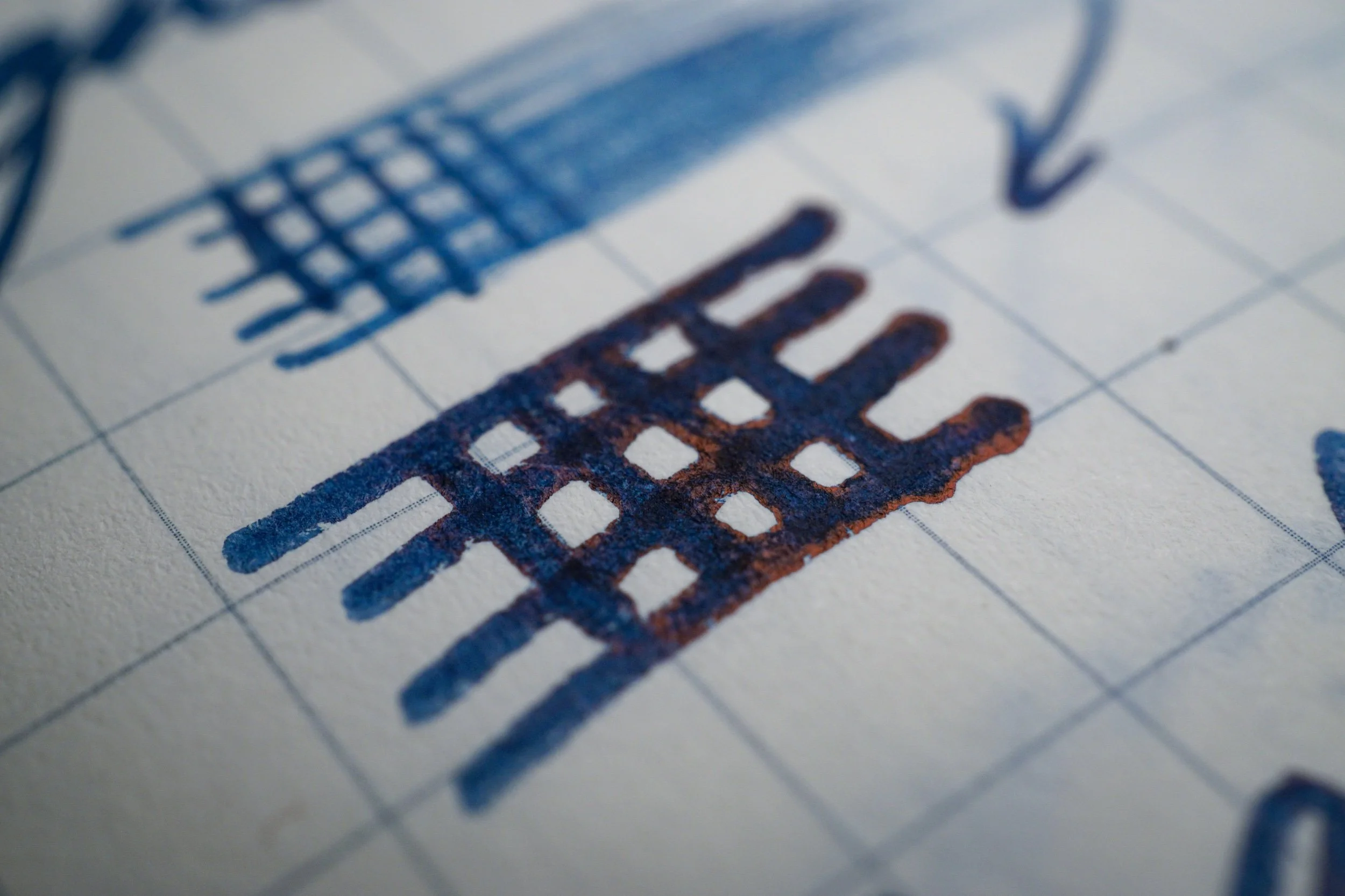 Sailor Zoom nib with low angle lines, quite a lot of shades and sheen on the edges