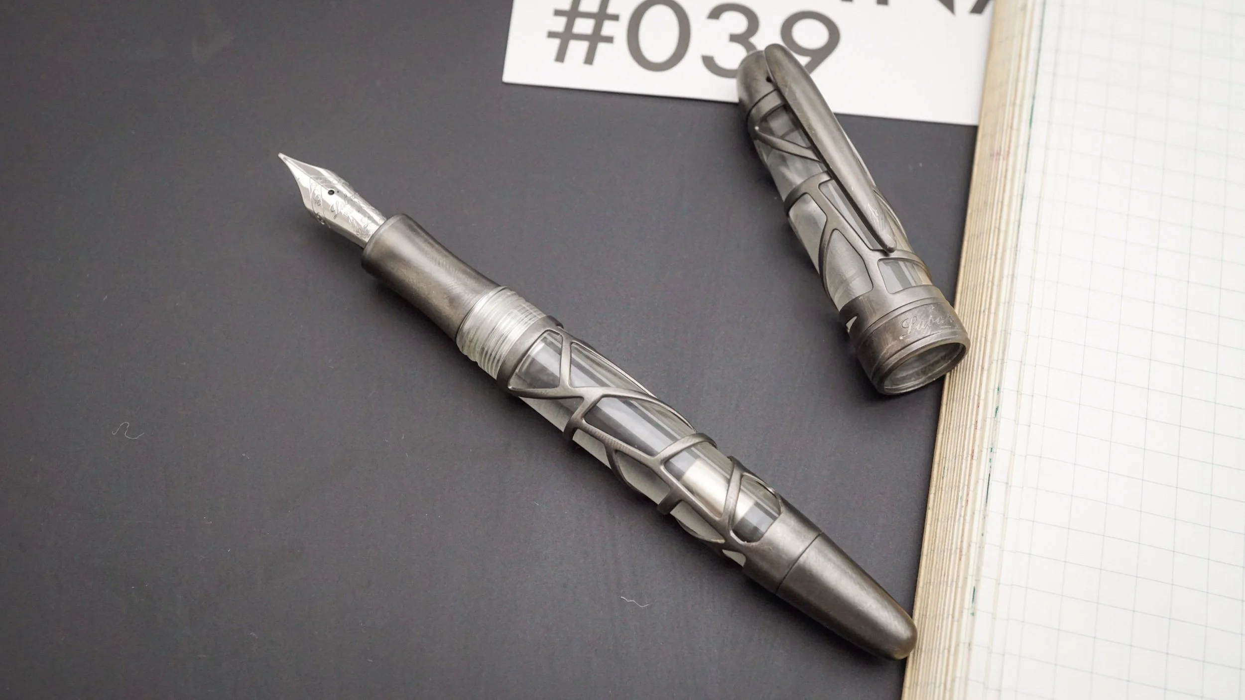 The modern overlay fountain pen experience | Laban 300 Skeleton in Gunmetal