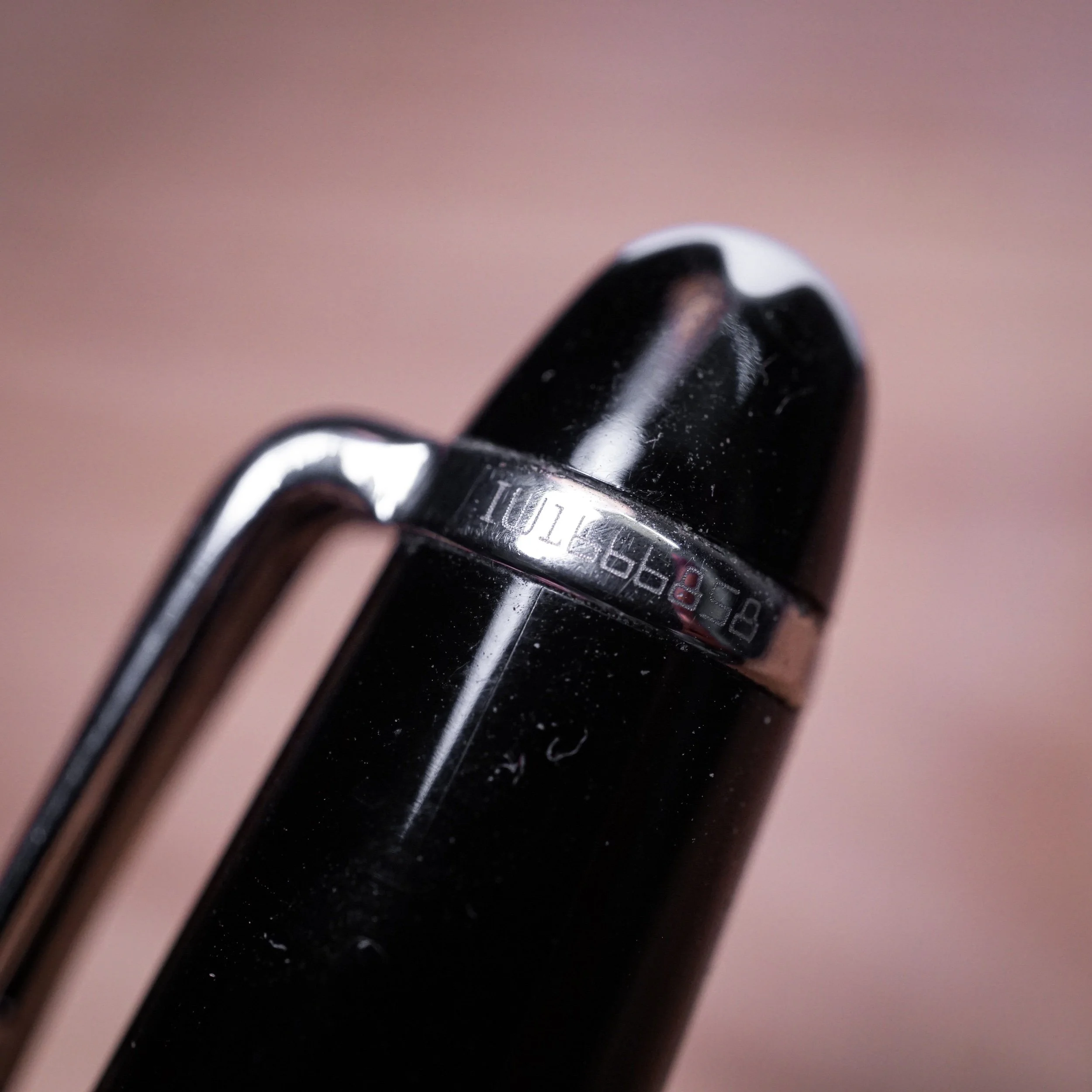serial number on fake 144 fountain pen, you can see that the typeface and the size of the serial number is wrong