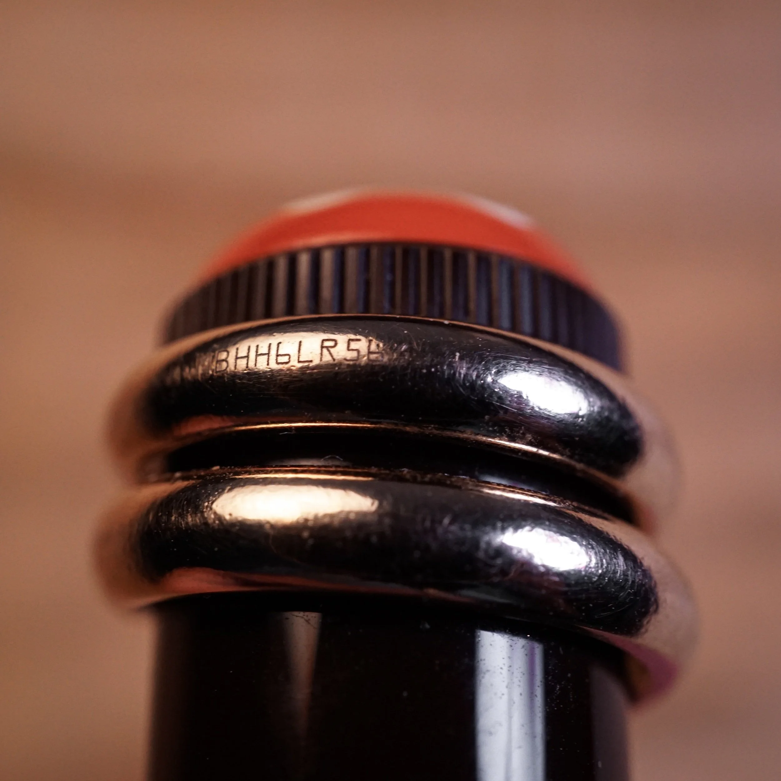 serial number on real Rouge-et-Noir, the typeface is extremely small and crisp