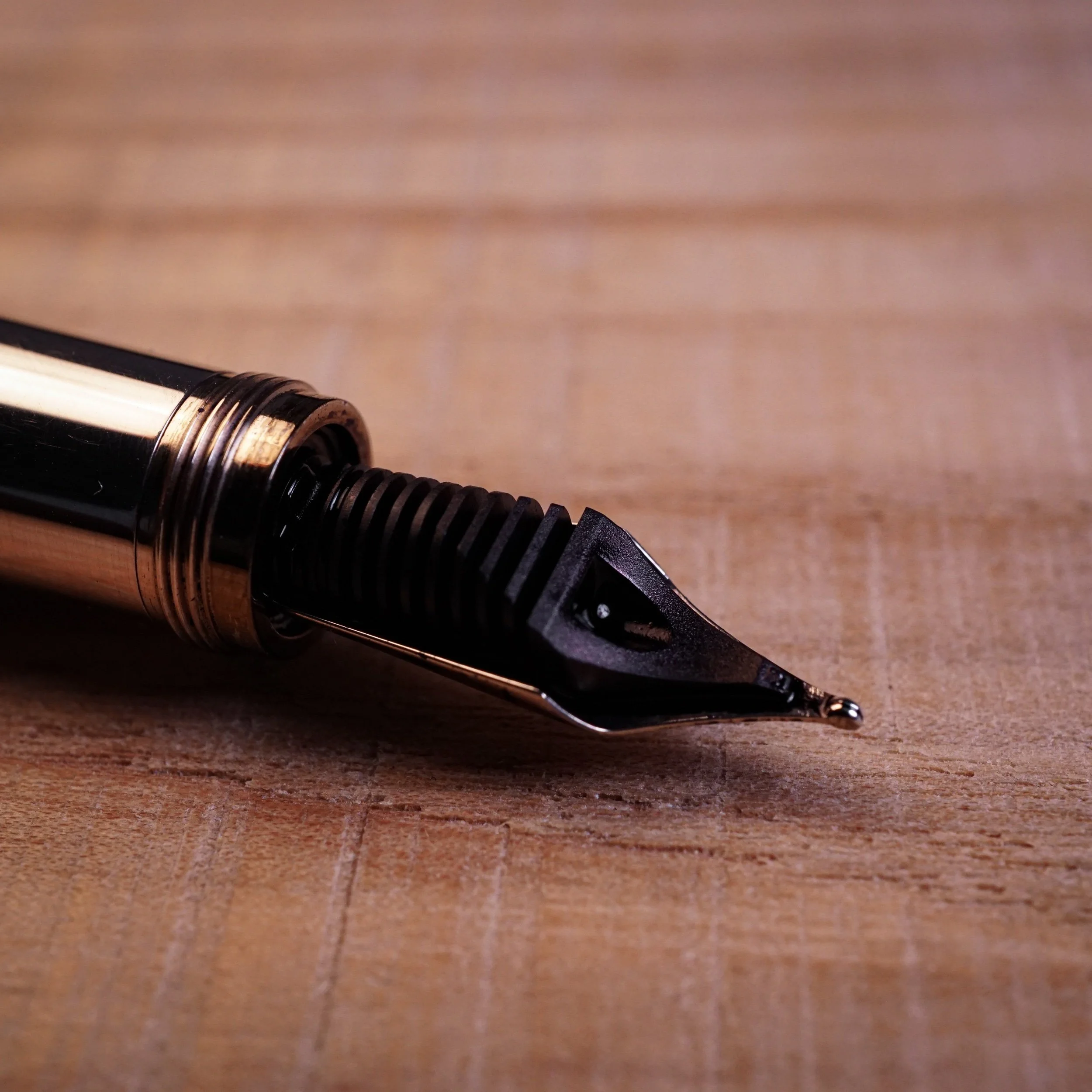 the feed of the real RetN: it’s well finished and the fins are thick enough, also tapered down to the nib collar