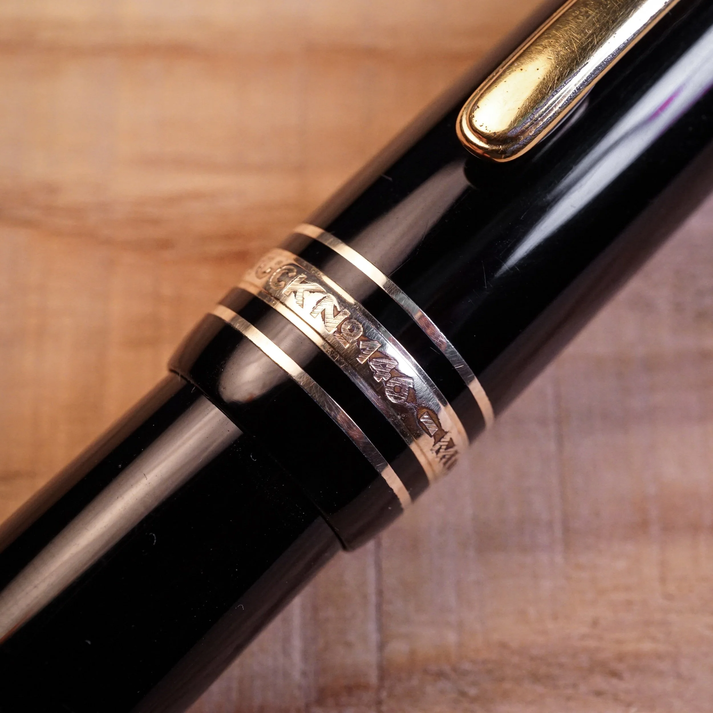 center band of the vintage 146 has a very distinctive “No 146” next to the Meisterstuck word