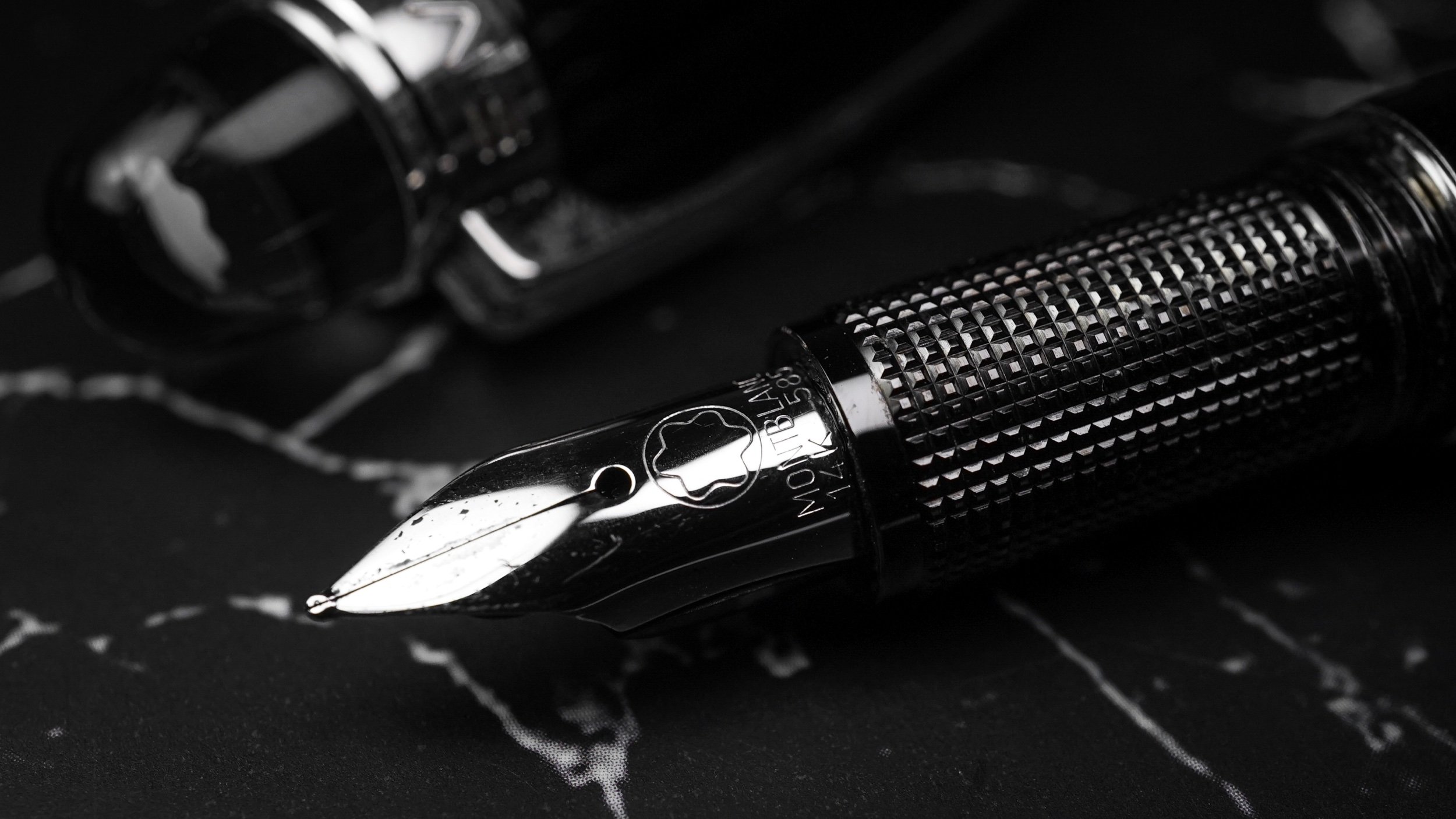 It’s a gorgeous pen, but is it $1.200 gorgeous? | Montblanc Starwalker Review