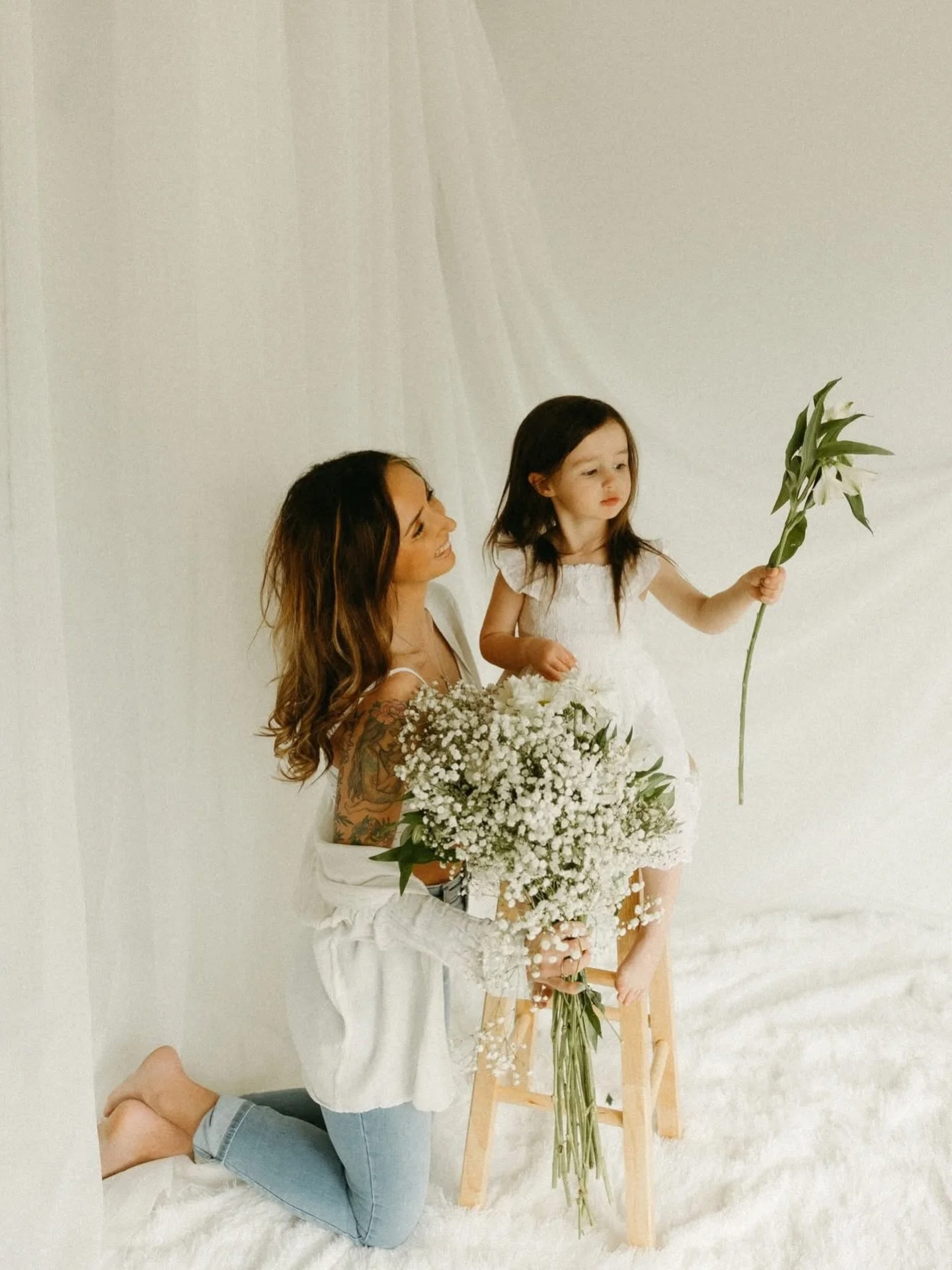 Motherhood Minis 🤍

Join me in the studio on April 18th for an intimate, beautifully styled motherhood session designed to capture the quiet, meaningful connection between you and your little ones.

With a soft palette of whites, neutrals, and delic