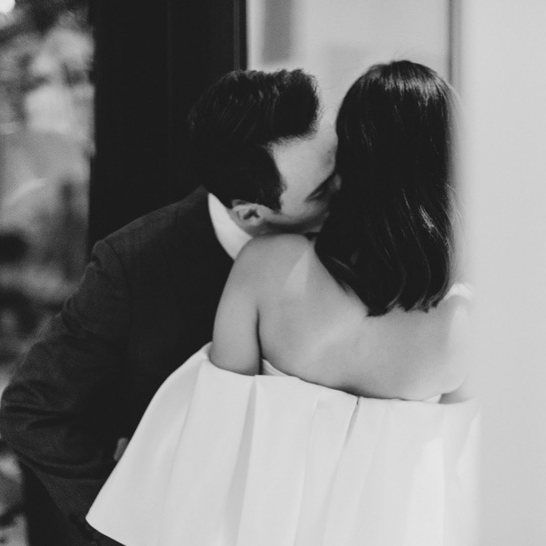 🤍 R O M A N C E 🖤 in a scale from 1 to 10, how much do you love black &amp; white photos?