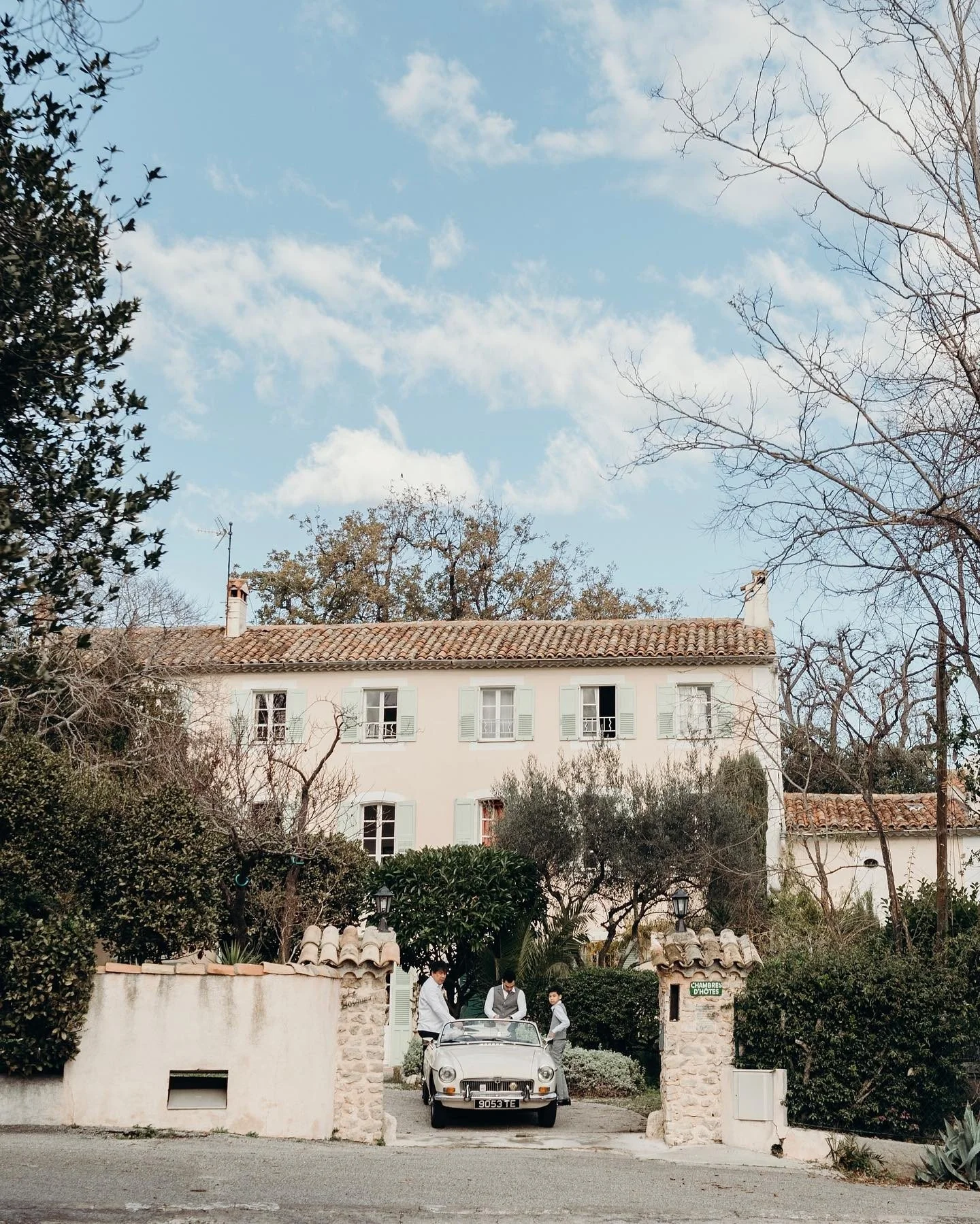 Vive les mari&eacute;s 🌿 #antibes #cotedazur