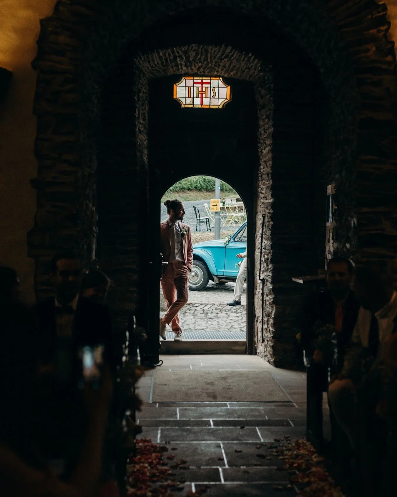 &ldquo;Chilling here, waiting for my bride&rdquo;🤙🏼