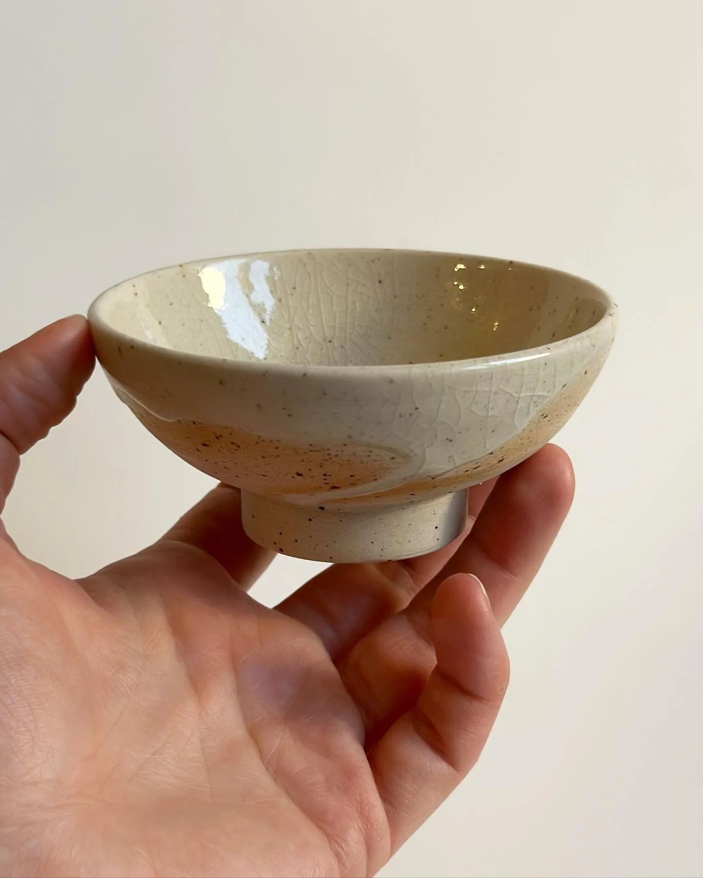 Third little preview of what I&rsquo;ll be bringing to @oslossupermarked the 2nd and 3rd of December &ndash; Bowls 🥣

#ceramics #pottery #keramikk #clay #potteryvideos #pottersofinstagram #handmade #handmadepottery #handmadeceramics #dactyldesign #d