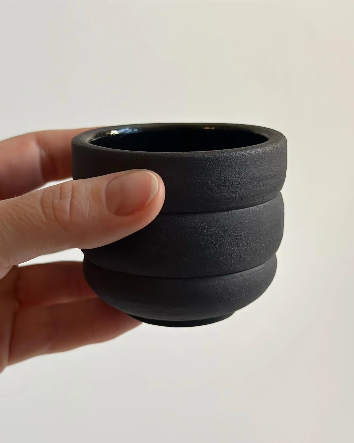 Second preview of what I&rsquo;ll be bringing to @oslossupermarked the 2nd and 3rd of December &ndash; Wobbly cups ✨

#ceramics #pottery #keramikk #clay #potteryvideos #pottersofinstagram #handmade #handmadepottery #handmadeceramics #dactyldesign #da