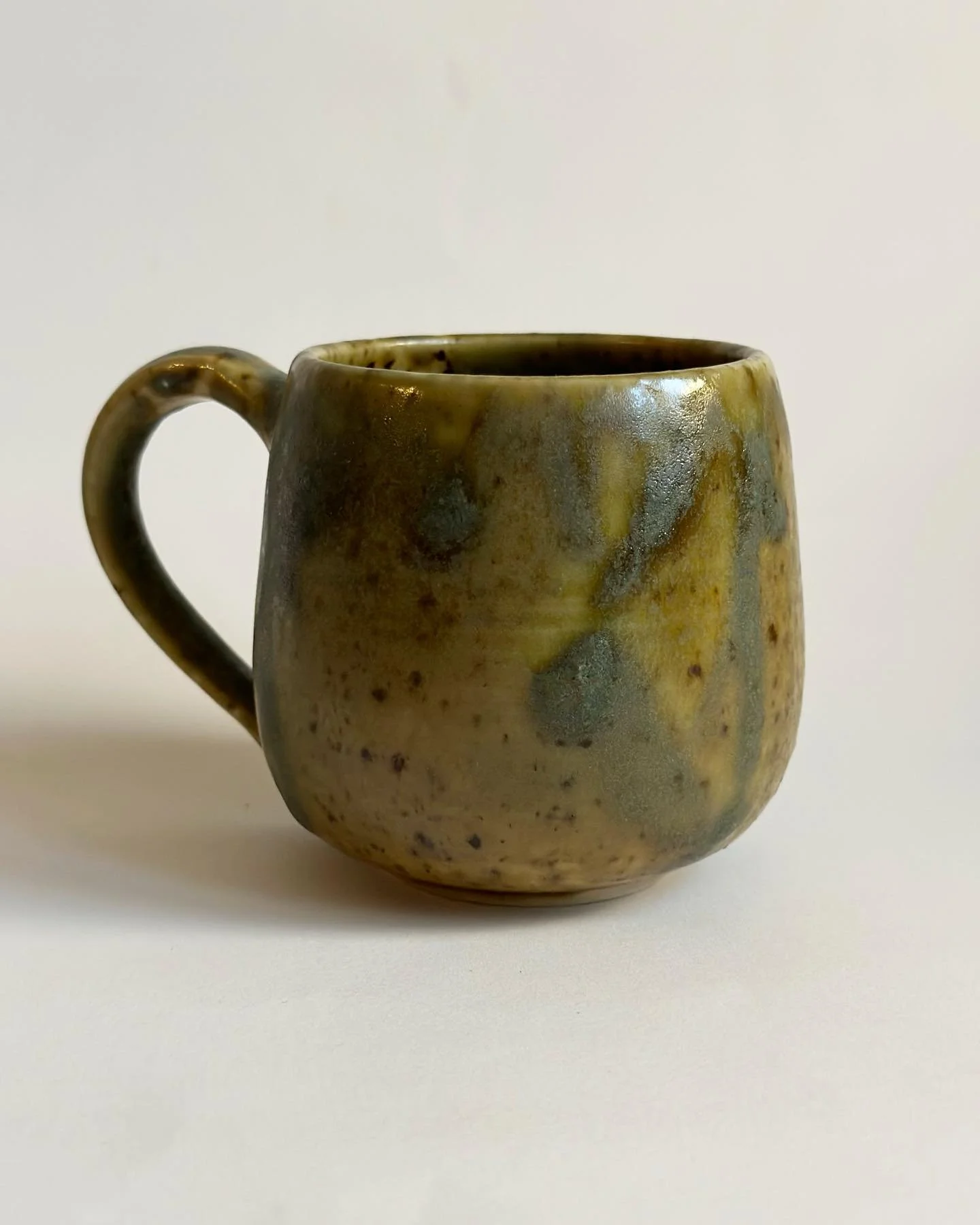 First little preview of what I&rsquo;ll be bringing to @oslossupermarked 2nd and 3rd of December &ndash; Mugs ☕️

#ceramics #pottery #keramikk #clay #potteryvideos #pottersofinstagram #handmade #handmadepottery #handmadeceramics #dactyldesign #dactyl