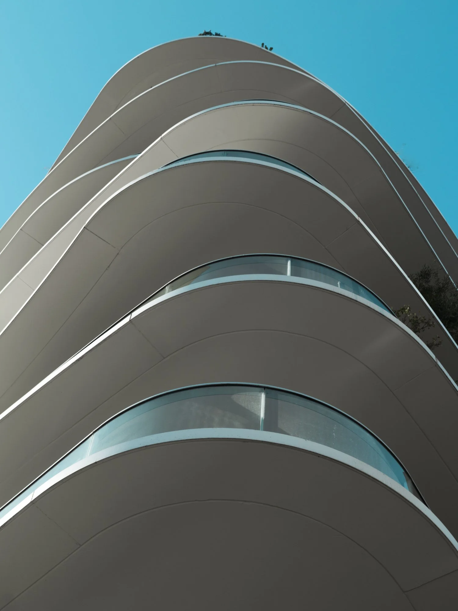 LOOK UP / PERSPECTIVES #4