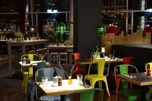 9 idee per arredare il tuo ristorante, anche con pochi soldi