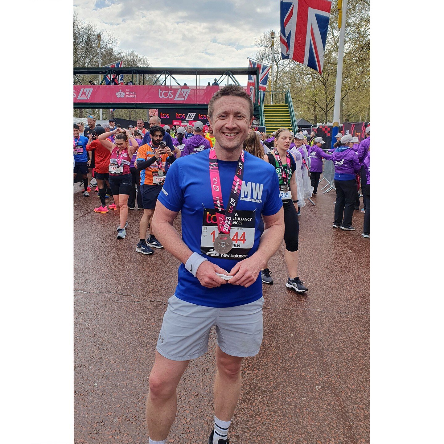 Brutal and brilliant afternoon at The London Marathon (@londonmarathon) on Sunday. 

Thank you Rooster (@graememrooney), Sterns (@katiebernsteinuk), His Smallness (@paulcharlton01), Becky (@beckyholly22) &amp; everyone who sent their love and support