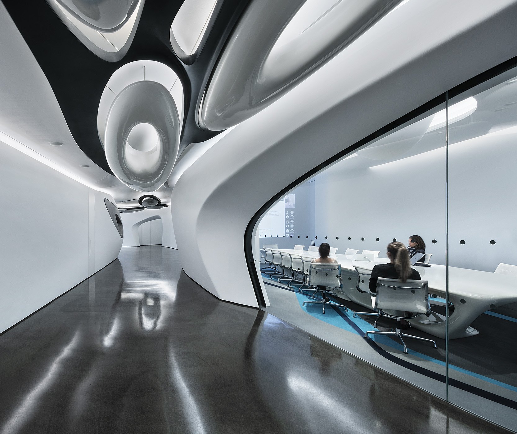 Roca London Gallery by Zaha Hadid Architects. © Photograph by Roger O’Sullivan