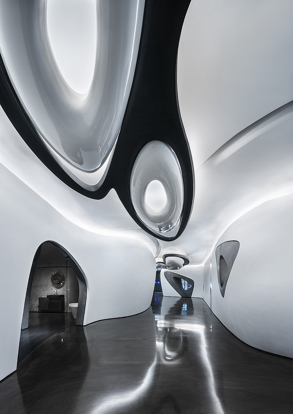 Roca London Gallery by Zaha Hadid Architects. © Photograph by Roger O’Sullivan