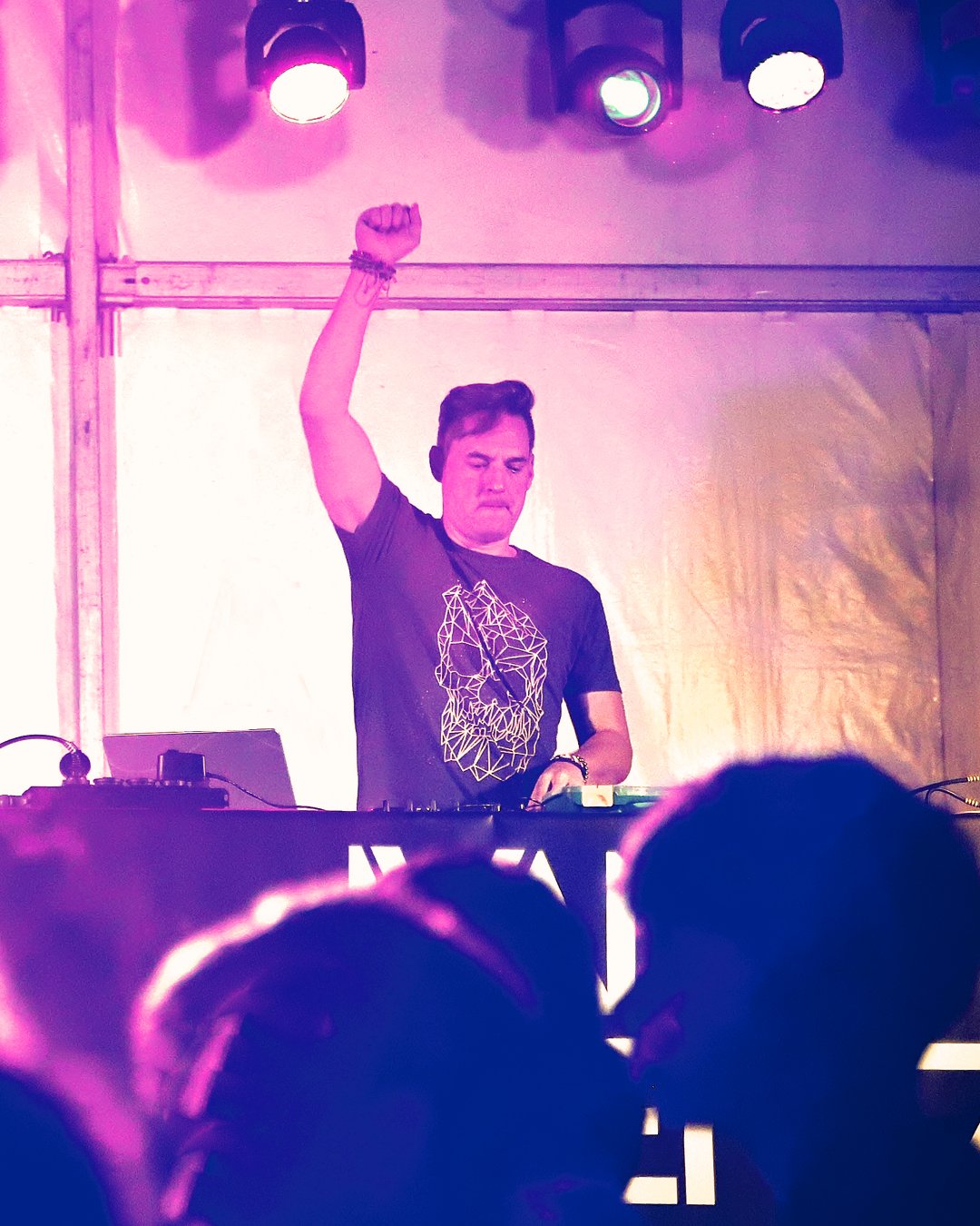 ivan-jimenez-dj-04.JPG
