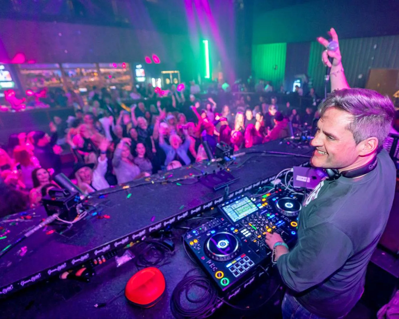 Dallas se nos qued&oacute; peque&ntilde;o. 🙌

Todav&iacute;a estamos procesando la energ&iacute;a de lo que fue el After Party oficial de @mwrlife Dallas Launch en USA. Ambientazo en @greenlightsocialdtx y, como siempre, la conexi&oacute;n en la cab