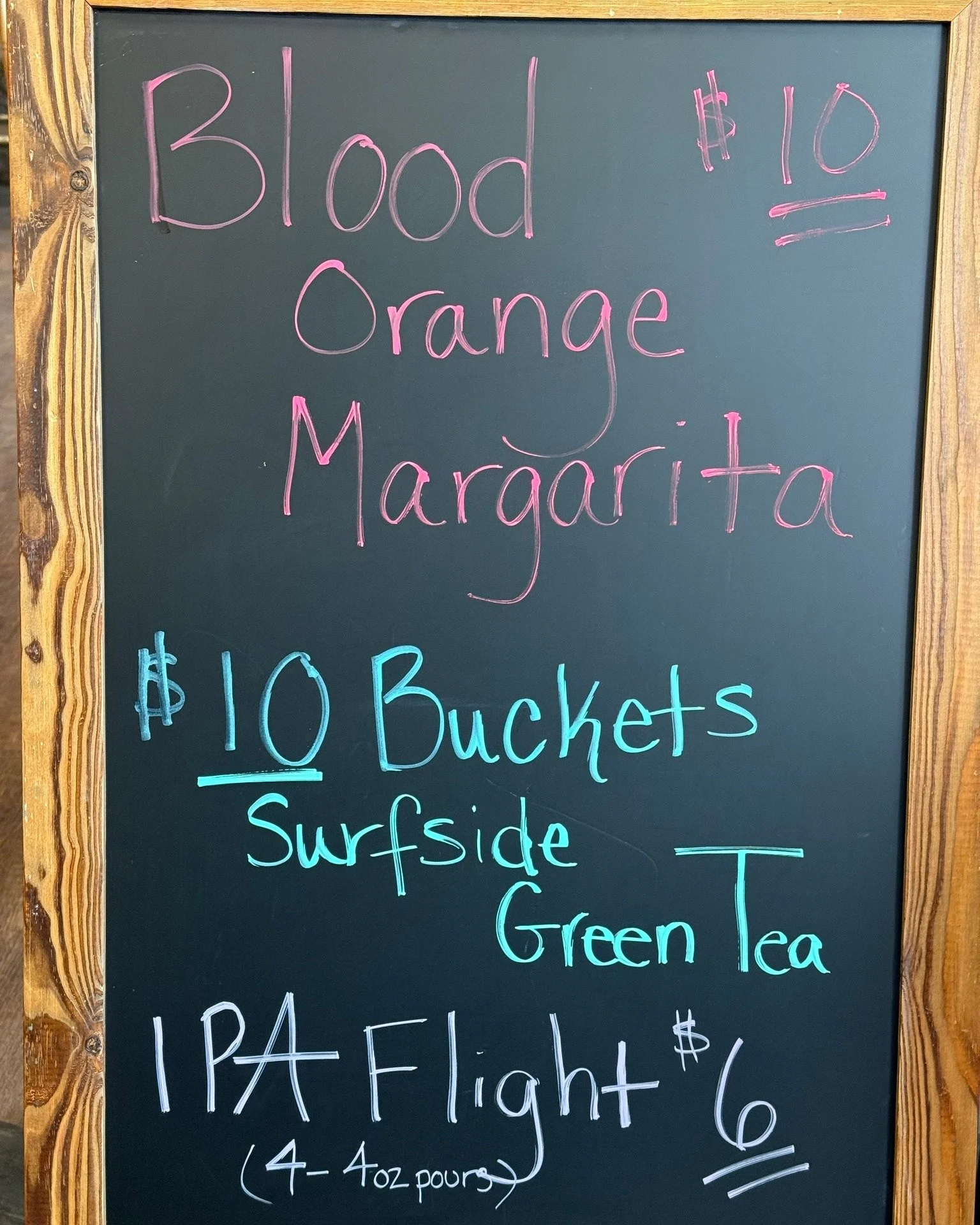 ☃️Happy Friday✨

🍻Check out Culver Bar Specials 🍊

⏰Business Hours: 
Sunday 9 am to 5 pm
Monday to Wednesday 9 am to 8 pm
Thursday to Saturday 9 am to 10 pm 

🍺Culver Bar opens when a bartender arrives: 
12 pm Monday to Thursday
9 am Friday to Sun