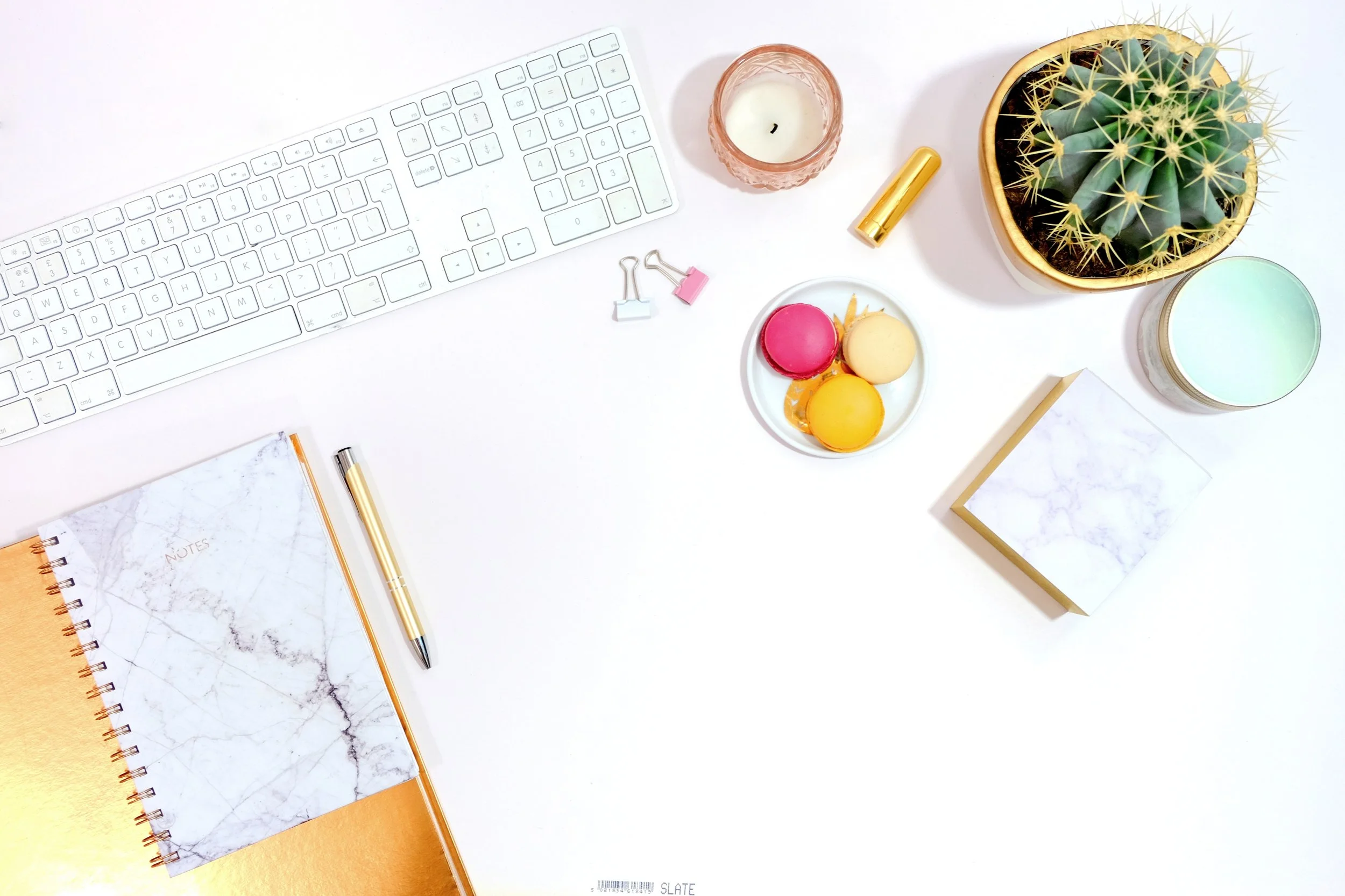 A clean & organized workspace.