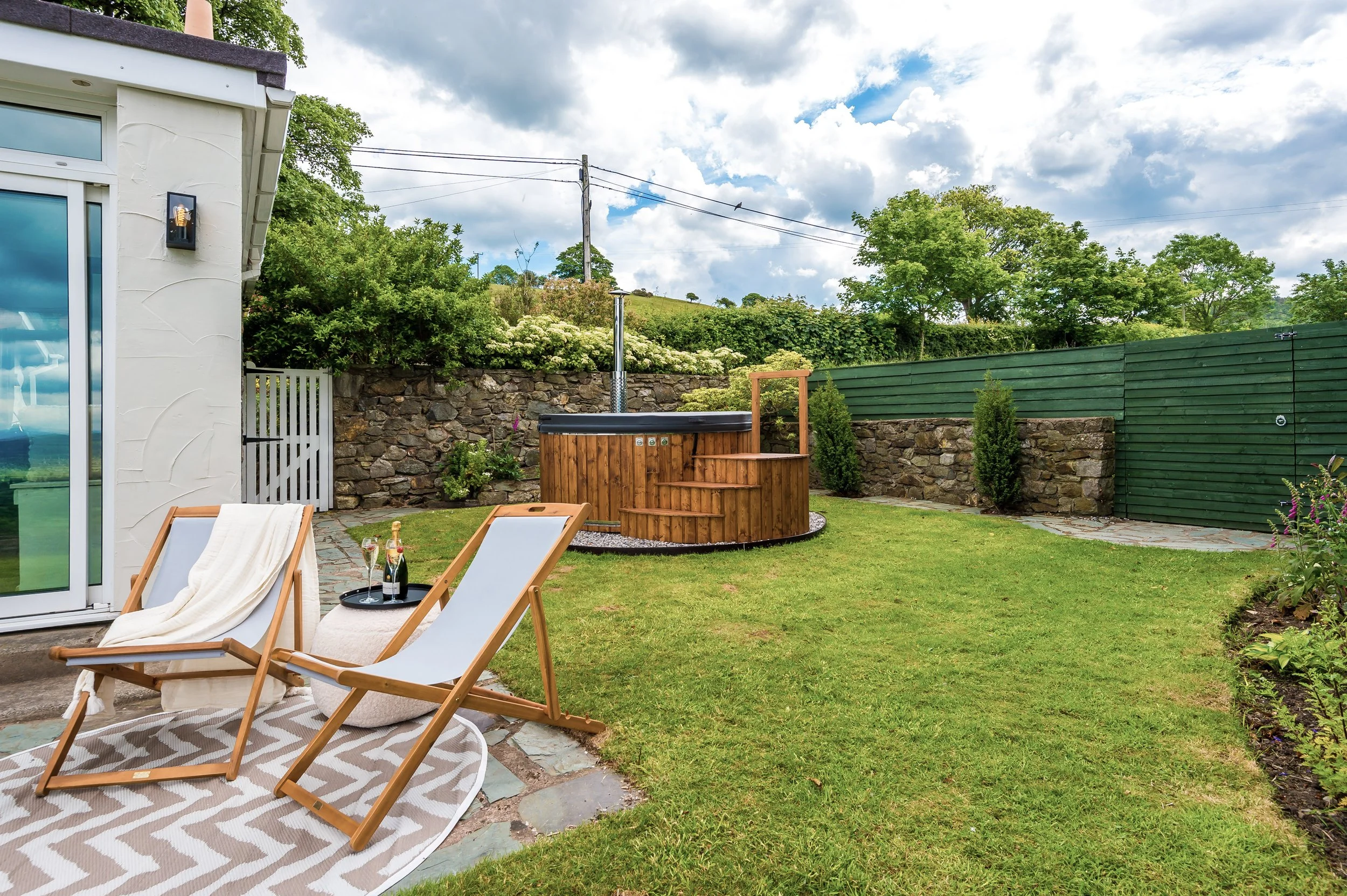 /Luxury-woodfired-hottub