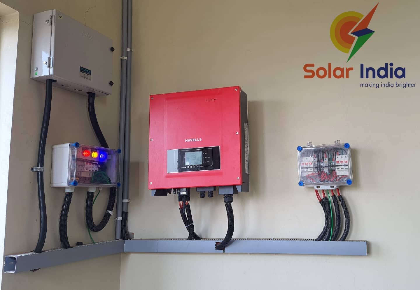 Solar ON-GRID Inverter converters DC supply to AC supply.
#solarplant#solarinverter#solarenergy#solarsystem#greenenergy#cleanenergy#renewableenergy♻️#solarindia
@havells__india @solar_india_