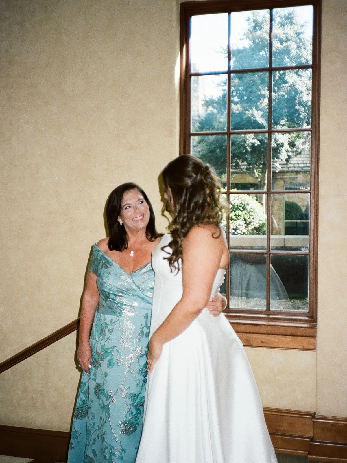 Elizabeth & Landon_Sneak Peek-78.jpg