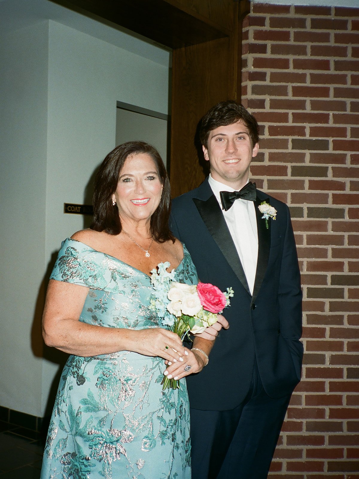 Elizabeth & Landon_Sneak Peek-111.jpg