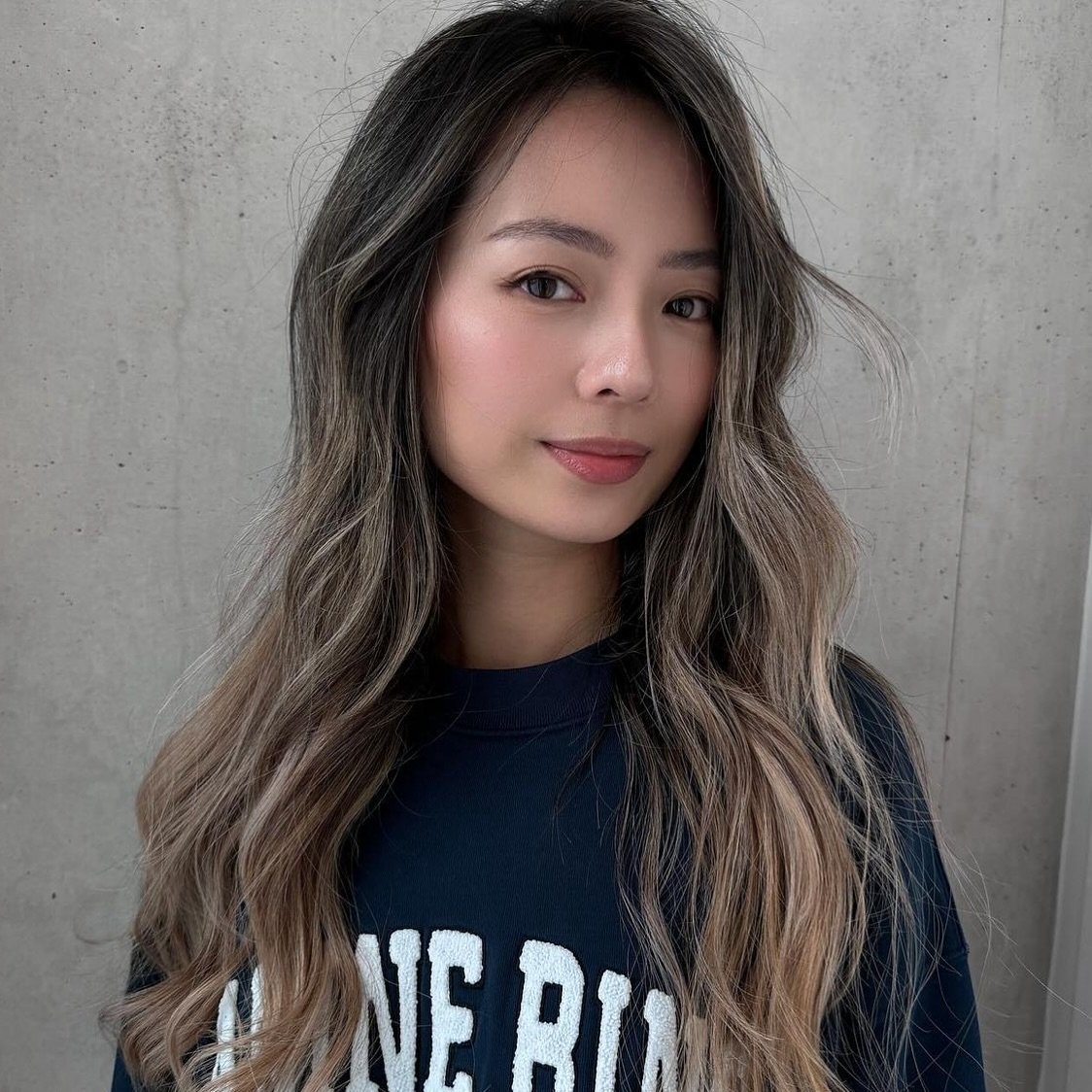 It&rsquo;s an Air-Touch Balayage kinda thing. 

Using a touch of air to create a seamlessly blended balayage built to last. Air-Touch Balayage is a modern technique of creating colour styles that are designed to provide longevity. All you need is a t