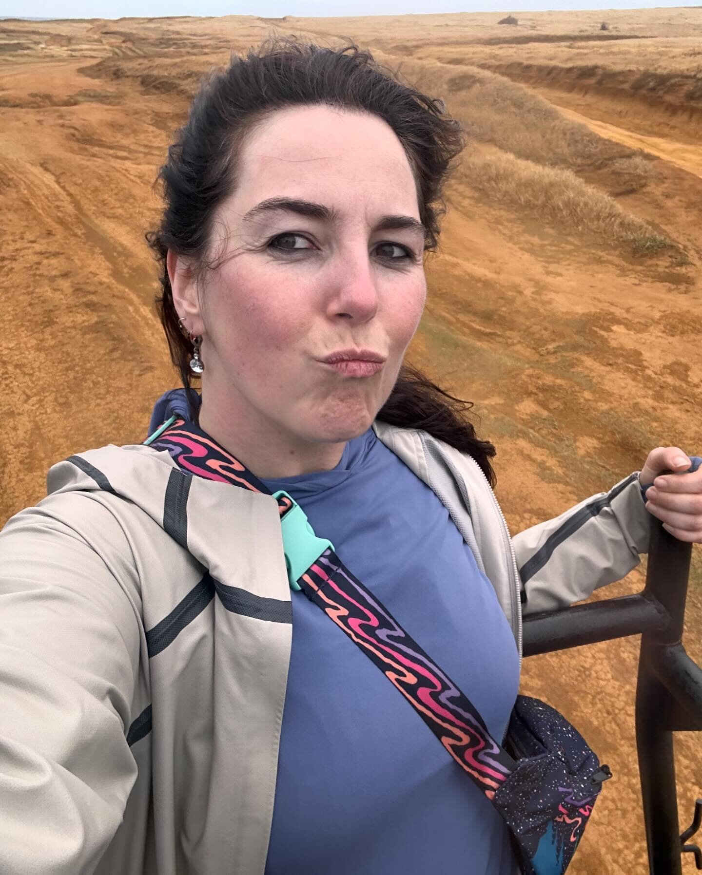 That one time in Hawaii I climbed on the back of a random truck with 9 other strangers to take me to green sand beach, only four in the world! 

#offroading #ocean #beach #greensandbeach #greensand #hawaii #bigisland #bigislandtravel #bigislandhawaii