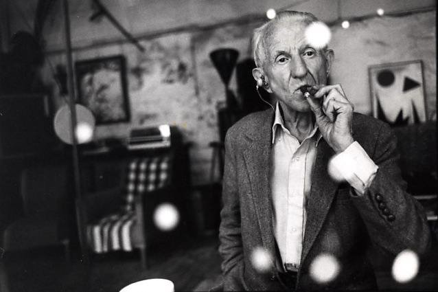 Oscar Nitzchke portrait at Calder Roxbusry House in 1985 by Eleonore Nitzschke
Limited silver print 4/5 30 x 40 cm