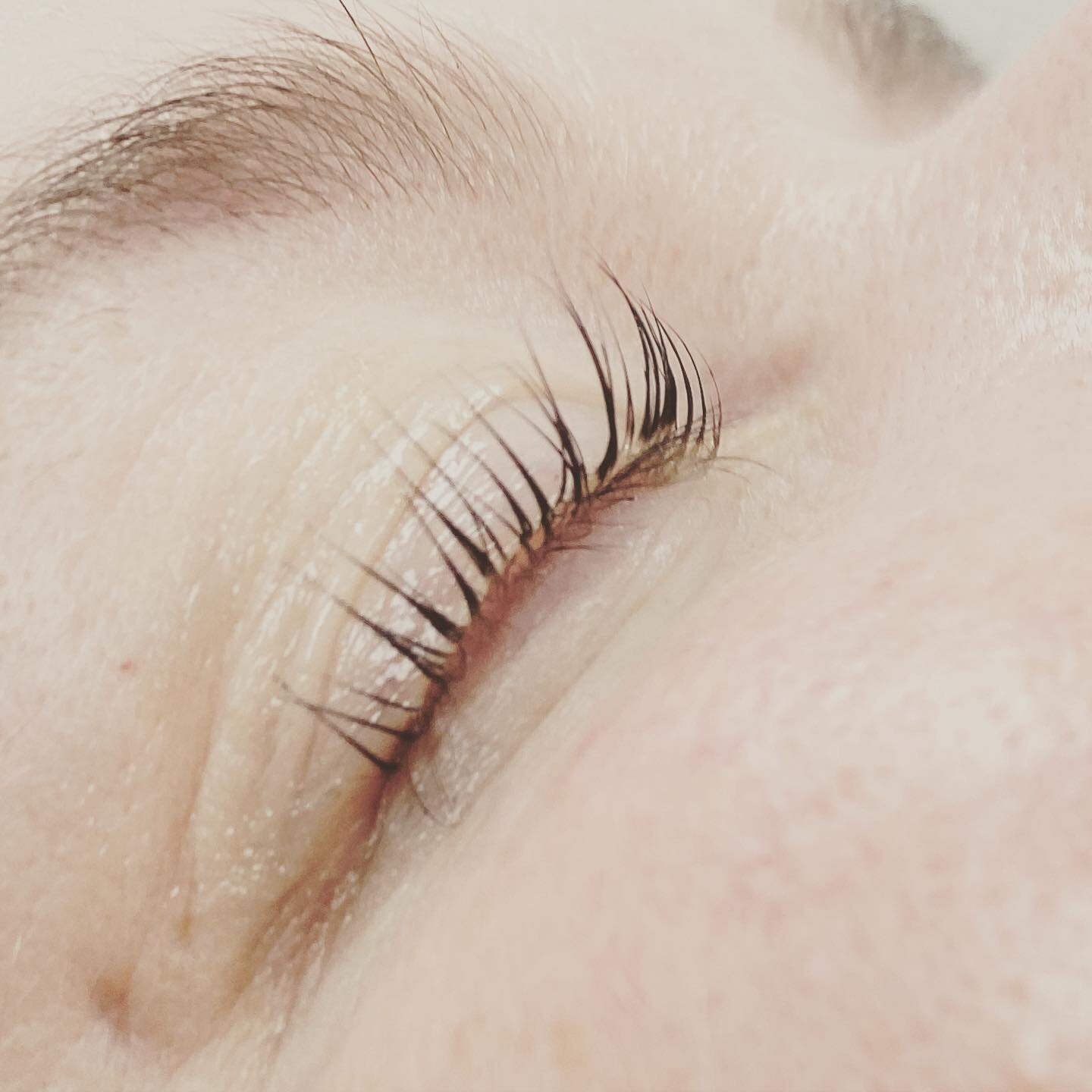 Look at that LVL Lift! 😍

Add length, volume and lift to your natural lashes for up to 6 weeks with #LVL 🙌⁠

Lashes by Ange. 

#lvl #lvllashes #lvllashlift #lovelashes #lashlift #nouveau #nouveaulashes #lashes #lashartist #lashtech #lashenvy #chesh