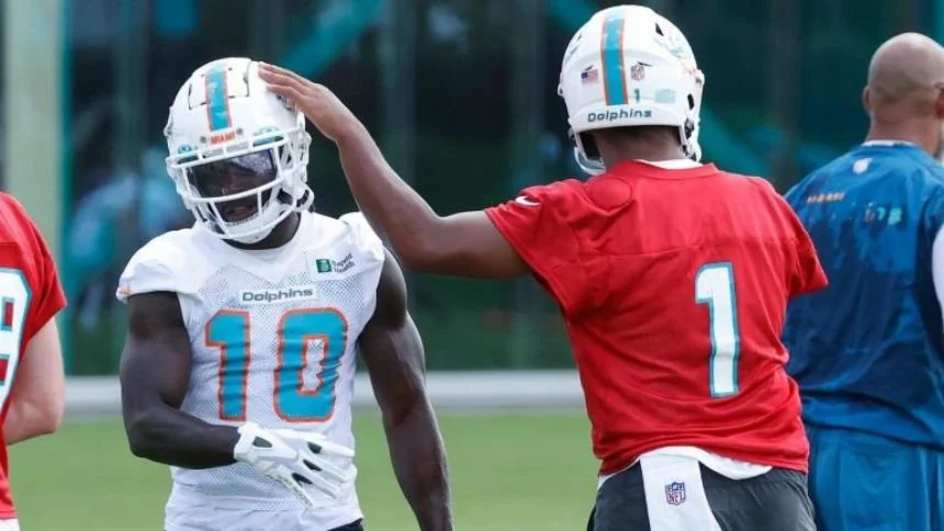 Tua and Tyreek.jpg