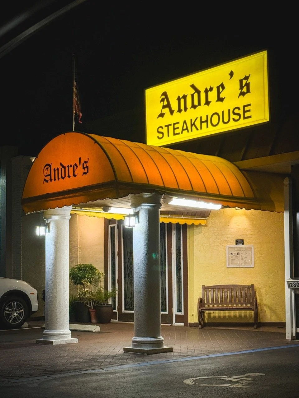 Andre's - 8 Large.jpeg