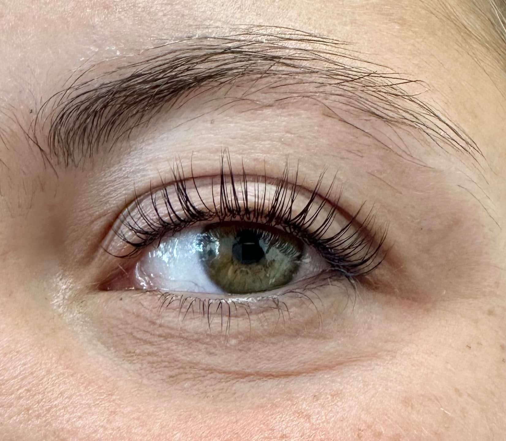 LASH LIFT AND TINT