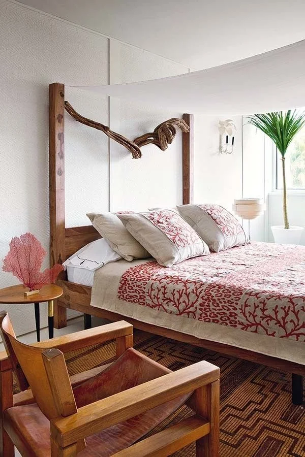 126_Chic and cosmopolitan pad with a Califor.jpg