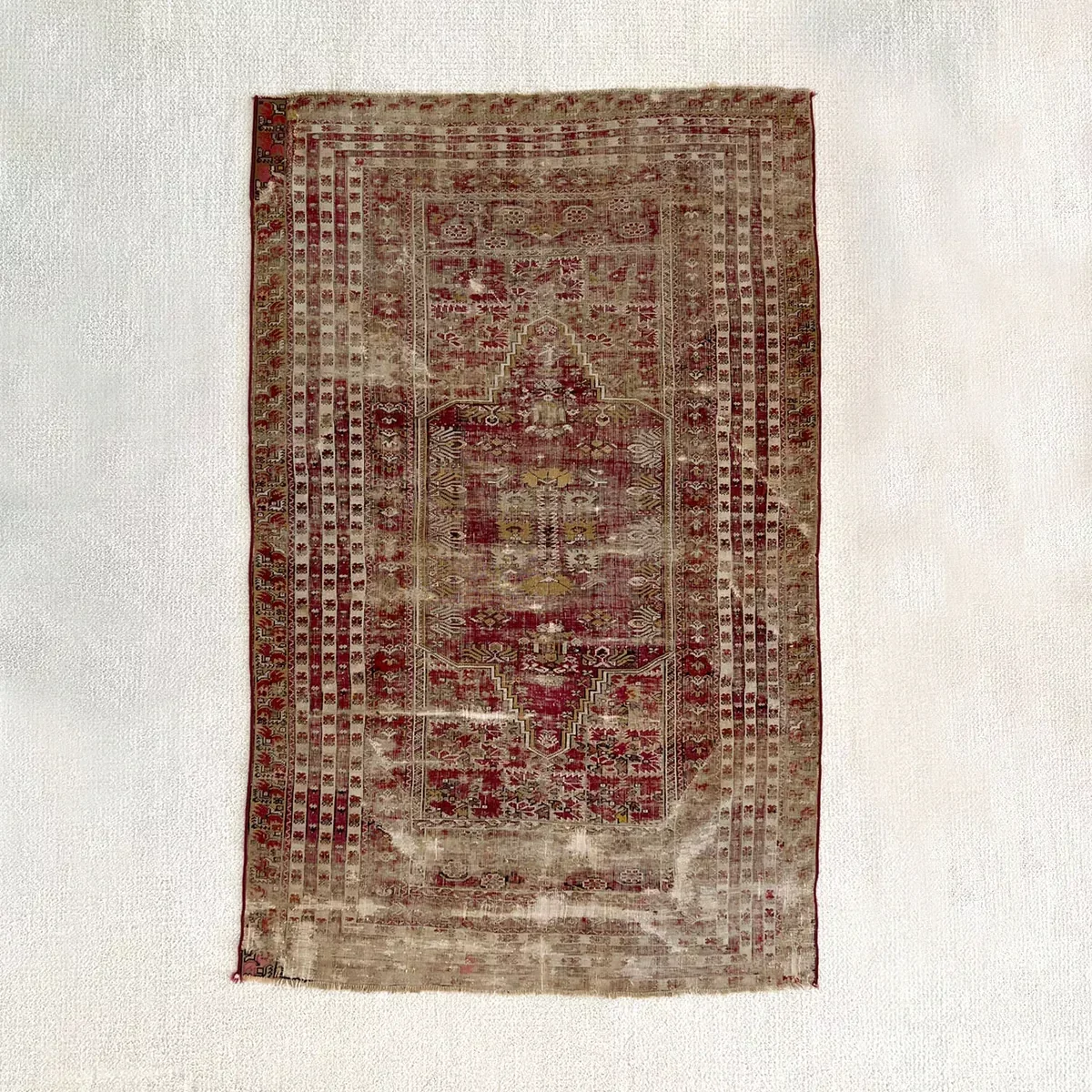 021_GORDES RUG.webp