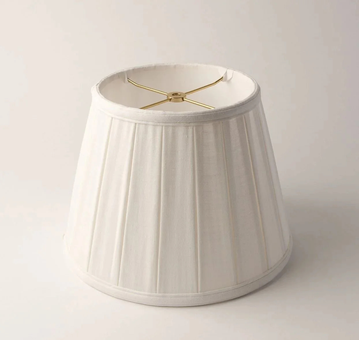 036_Linen Wide Box Pleat British Empire Lamp.jpg