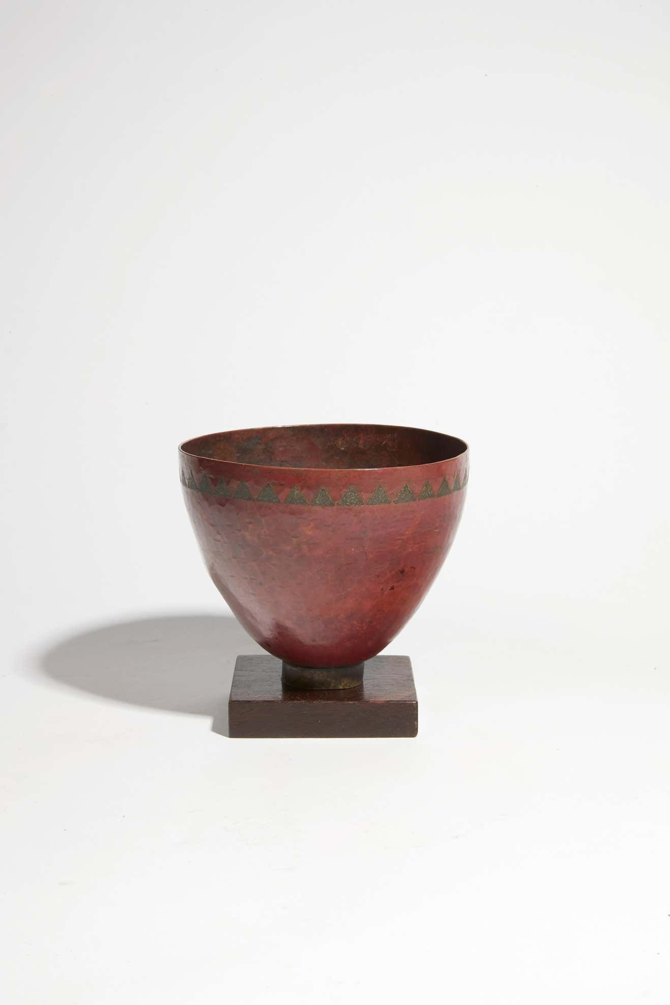 028_Claudius Linossier, Cup, circa 1925.jpg