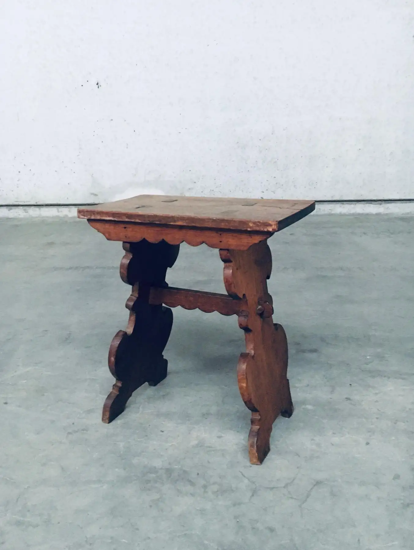 061_Spanish Antique small Oak Side Table, Sp.png