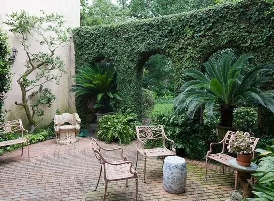 041_On the Market_ A Mediterranean-Style Hom.jpg