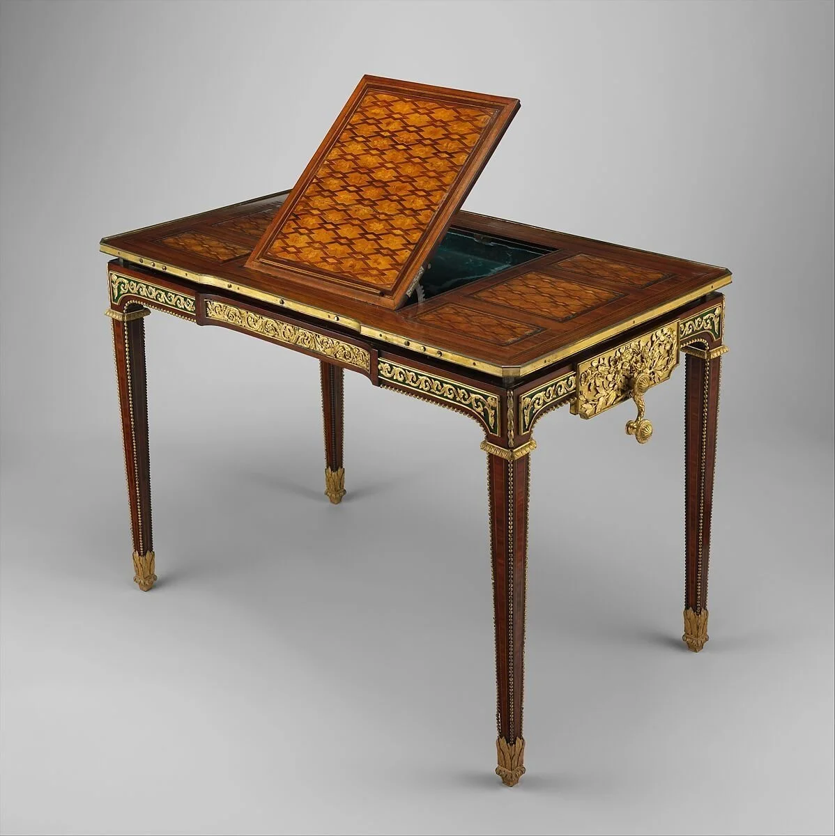006_Jean Henri Riesener - Mechanical table (.jpg