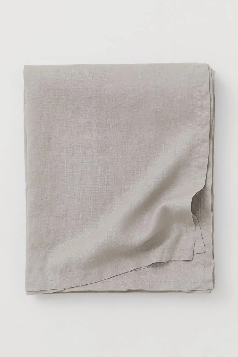 104_Tablecloths & Runners - Homeware at H&M .jpg