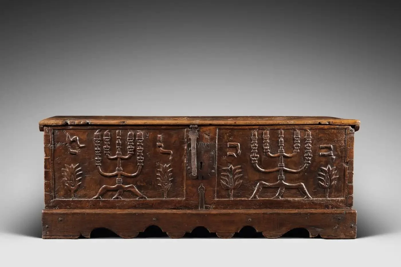049_Medieval Hebraïc Chest.jpg