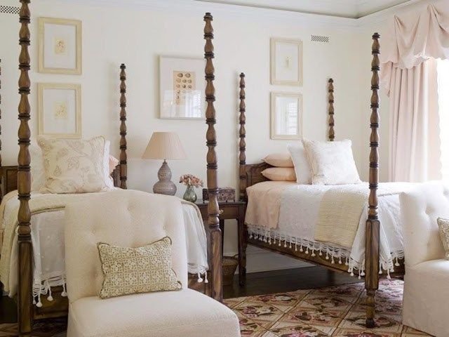 091_HIGH HOPES FOR STYLING A TWIN ROOM! COCO.jpg
