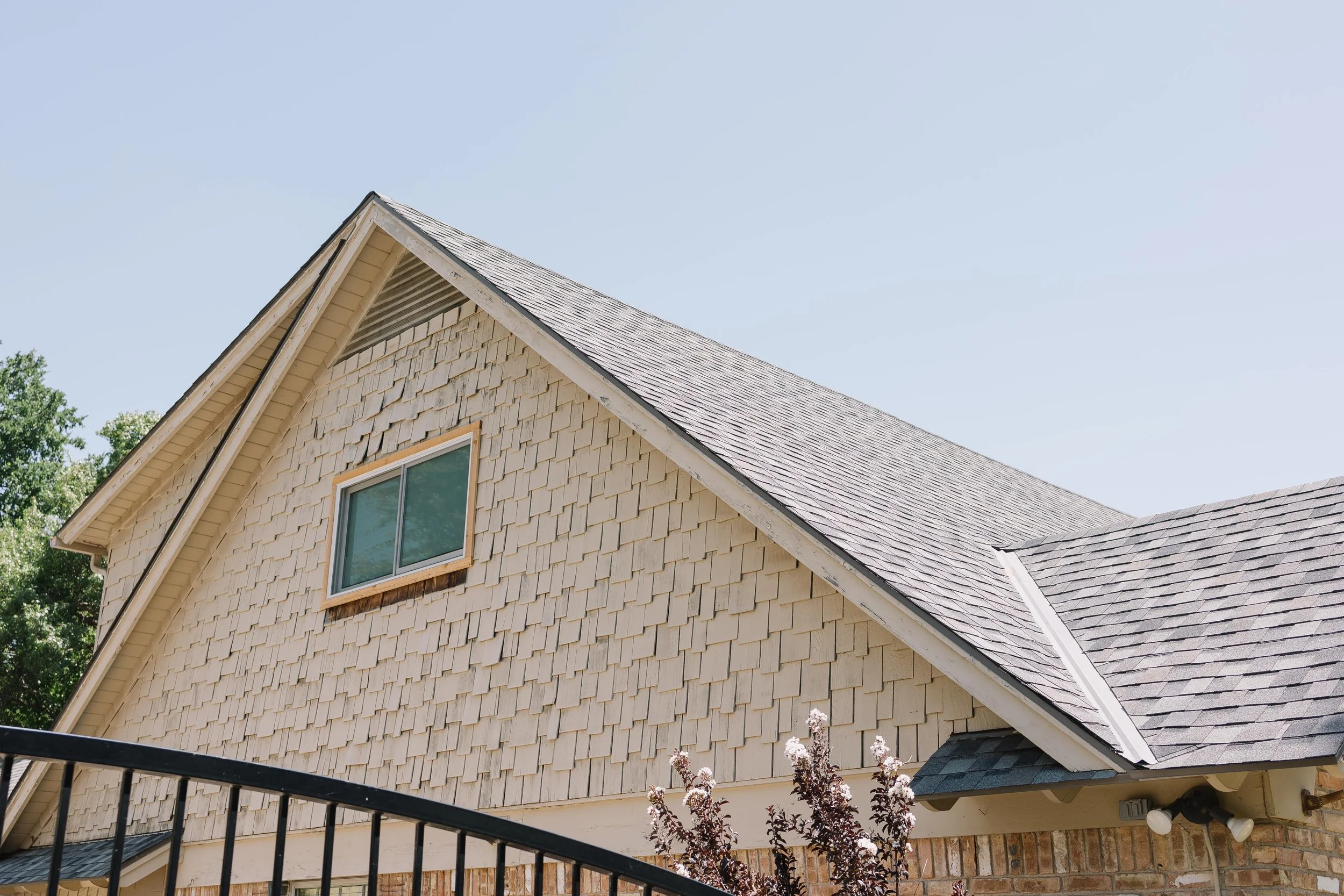 Roof Age and Home Insurance in Fort Worth: A Buyer's Guide