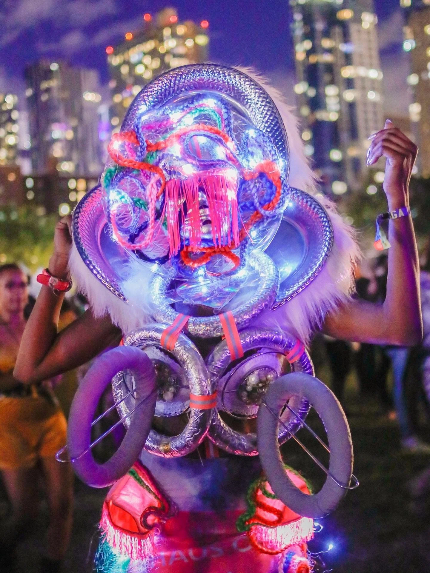 Material as memory. Body as canvas.

Nana YaaSerwaah Akuoku

A New York&ndash;based visual artist and wearable art designer of Ghanaian heritage, working across fashion, technology, and contemporary art.

Her work transforms materials into living for