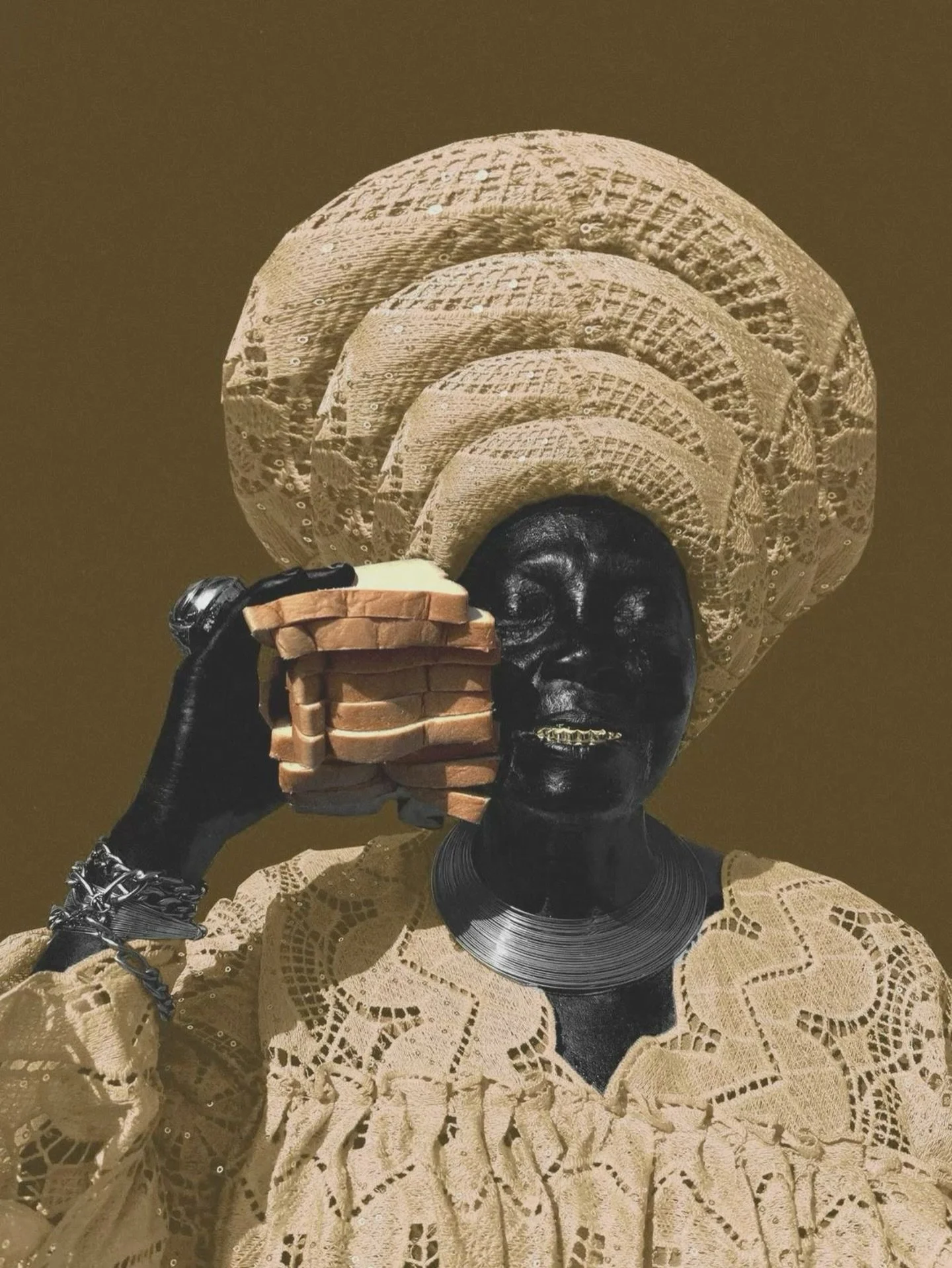 Golden lace, Dark mystery and the daily bread &hellip;&hellip;
A feast for the eyes !
.
📷  Eminentelyradiant 
.

#solomagic