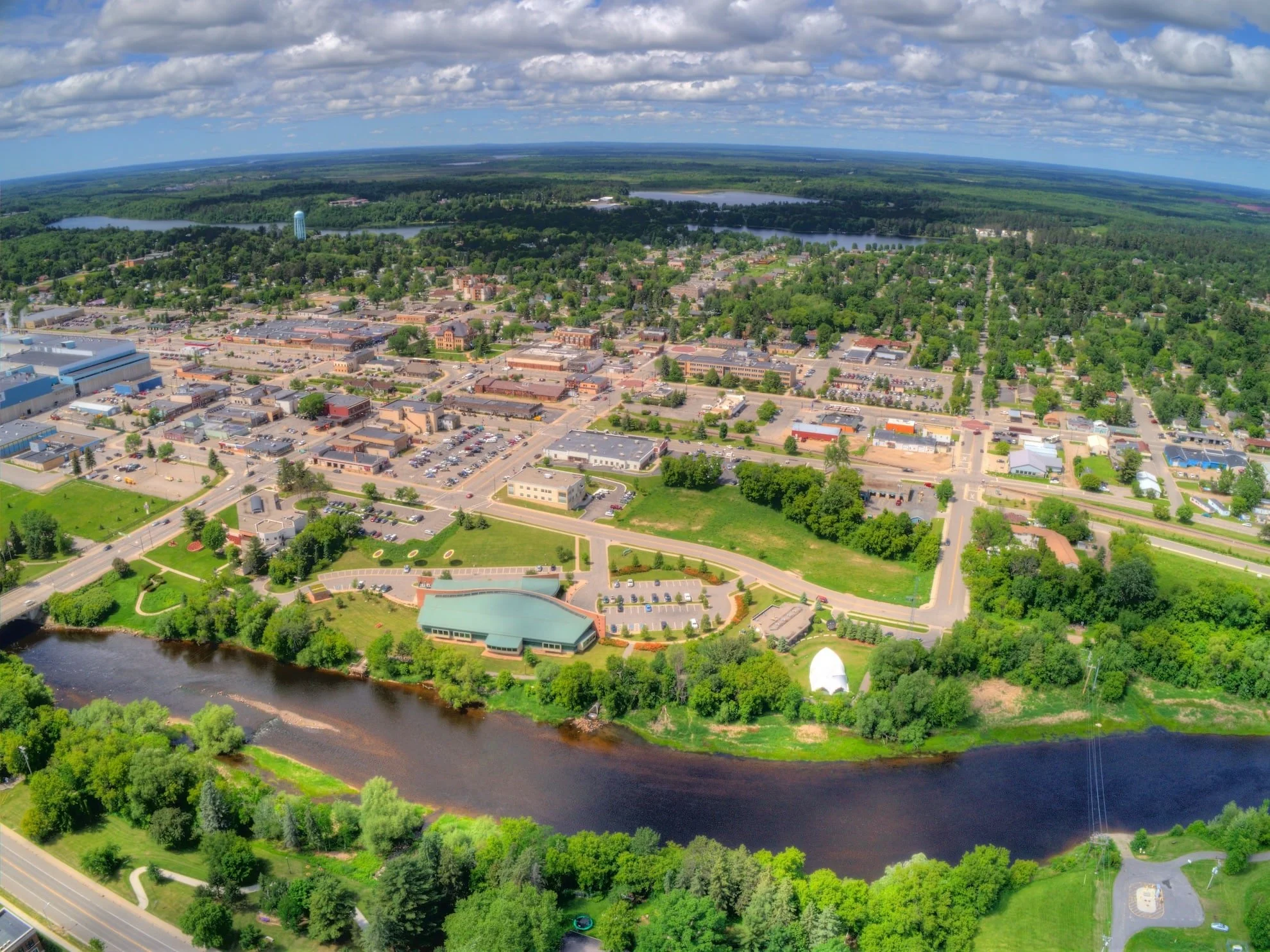 Explore Pokegama Lake: Boating Adventures in Grand Rapids, MN
