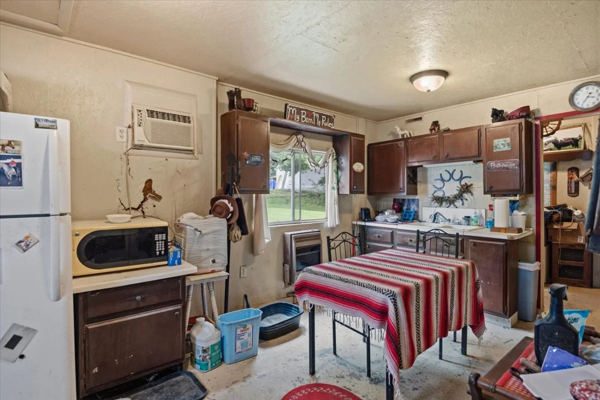 63-Outbuilding.jpg