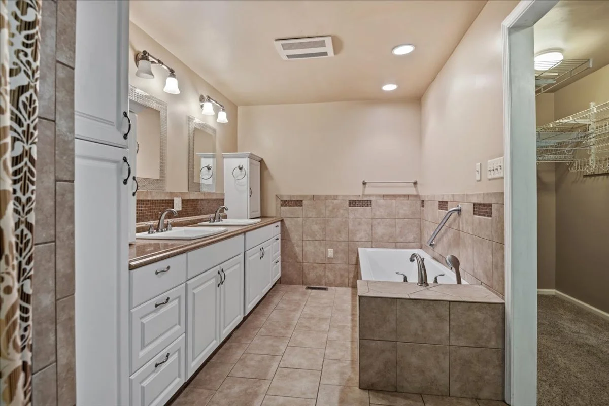 39-Primary Bathroom.jpg